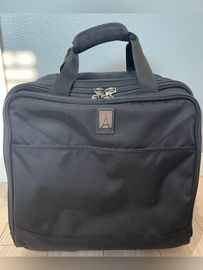 Travelpro FlightCrew5 Horizontal Rolling
Overnighter